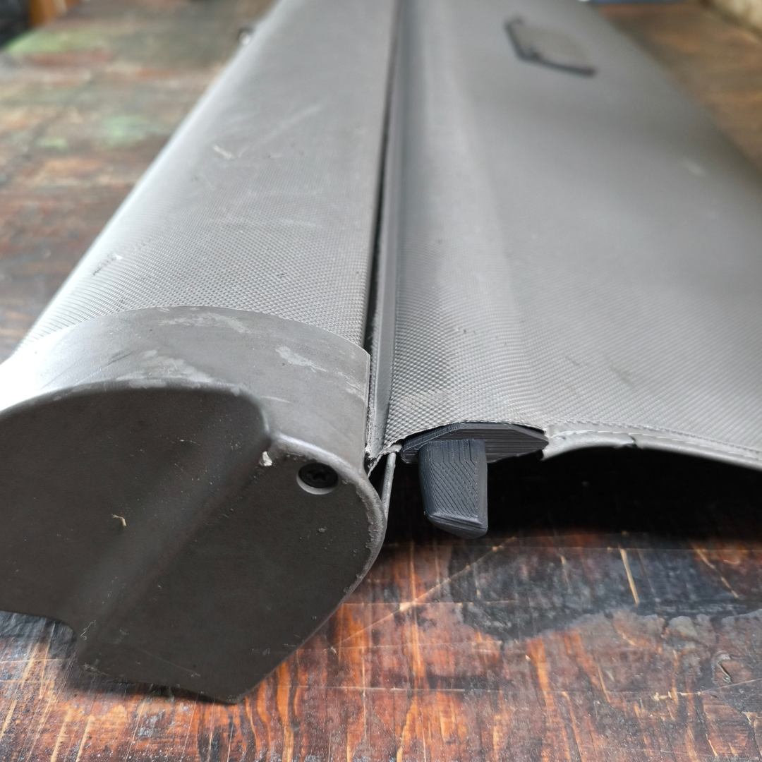 Audi A4 B6 Avant Cargo Cover Hook